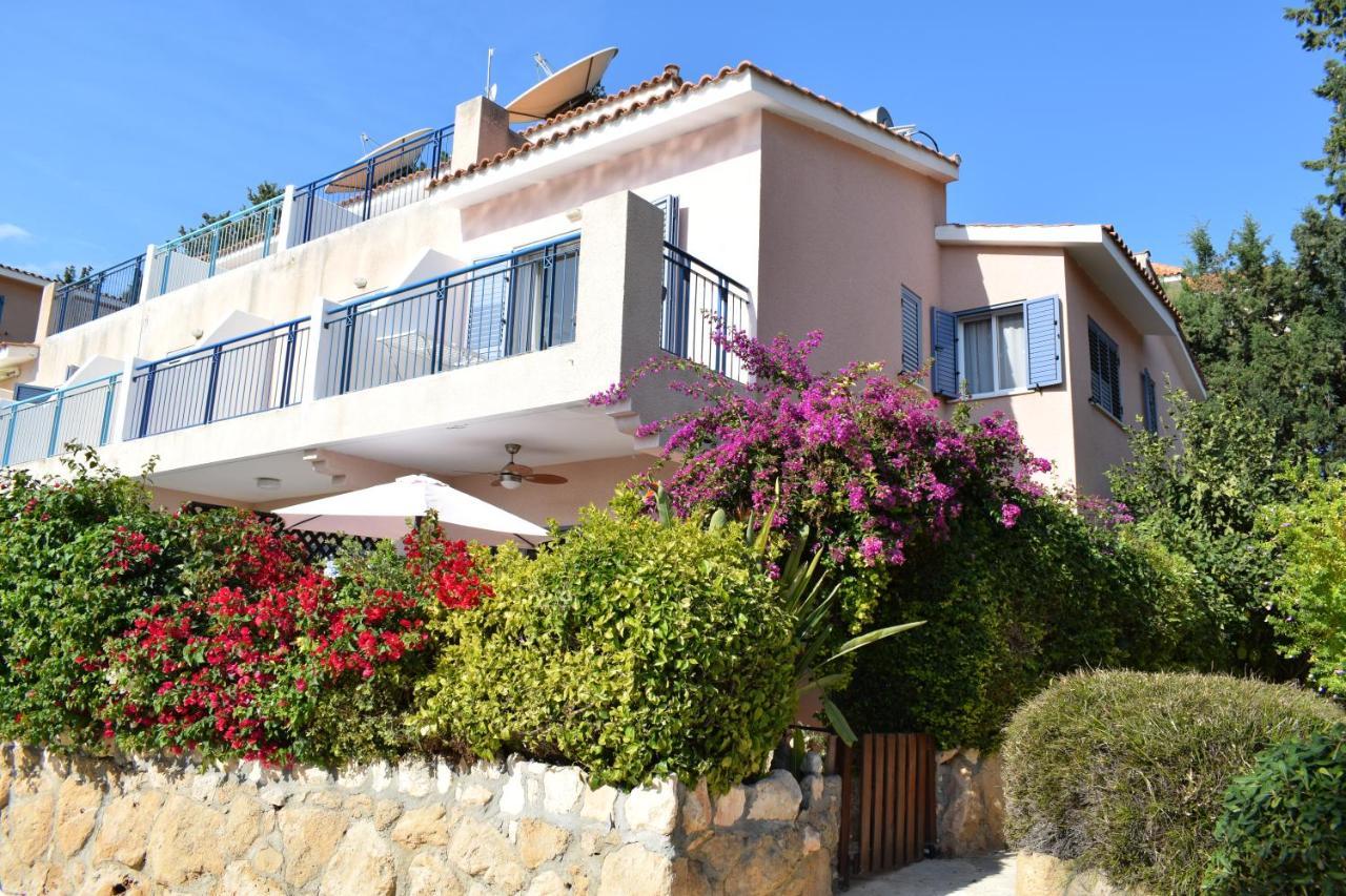 Townhouse In Paradise Gardens Paphos Exterior photo